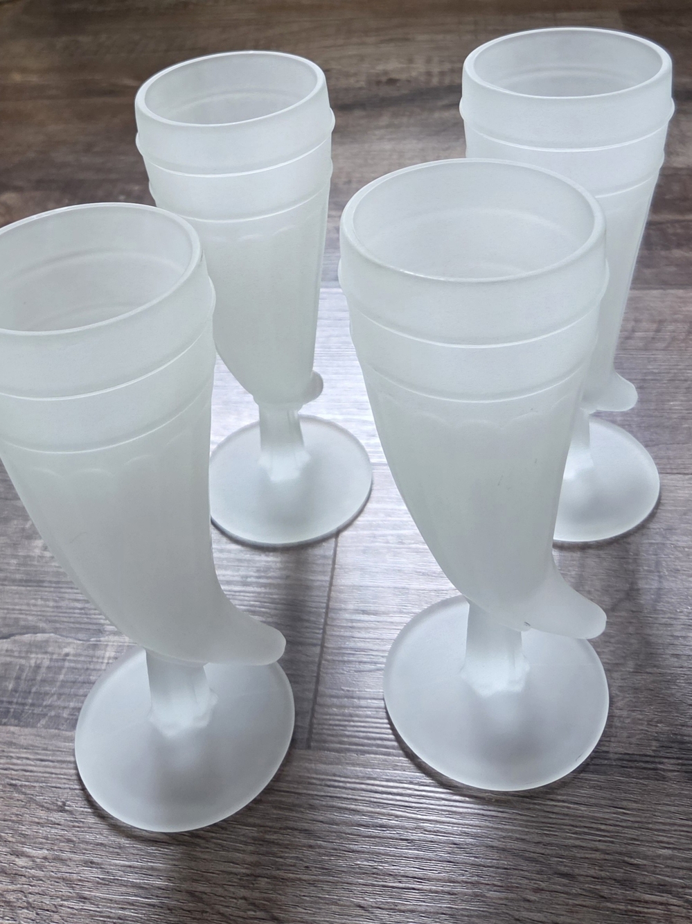 Vintage Horn Frosted Pedestal Pilsner Glasses Set Of 4
